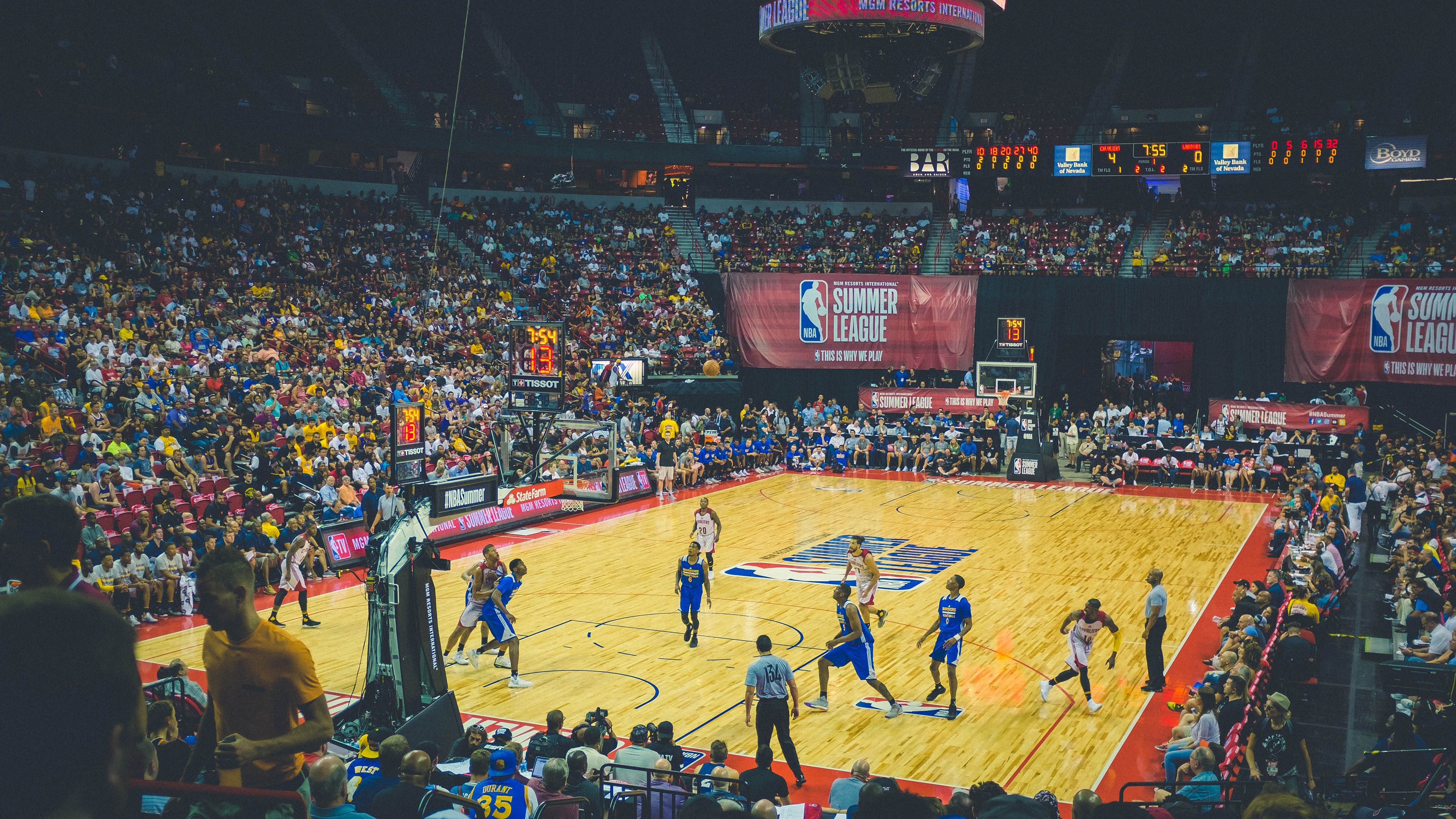 当火箭的火焰遇上马刺的银盾，约基奇如何成为全场唯一的焦点