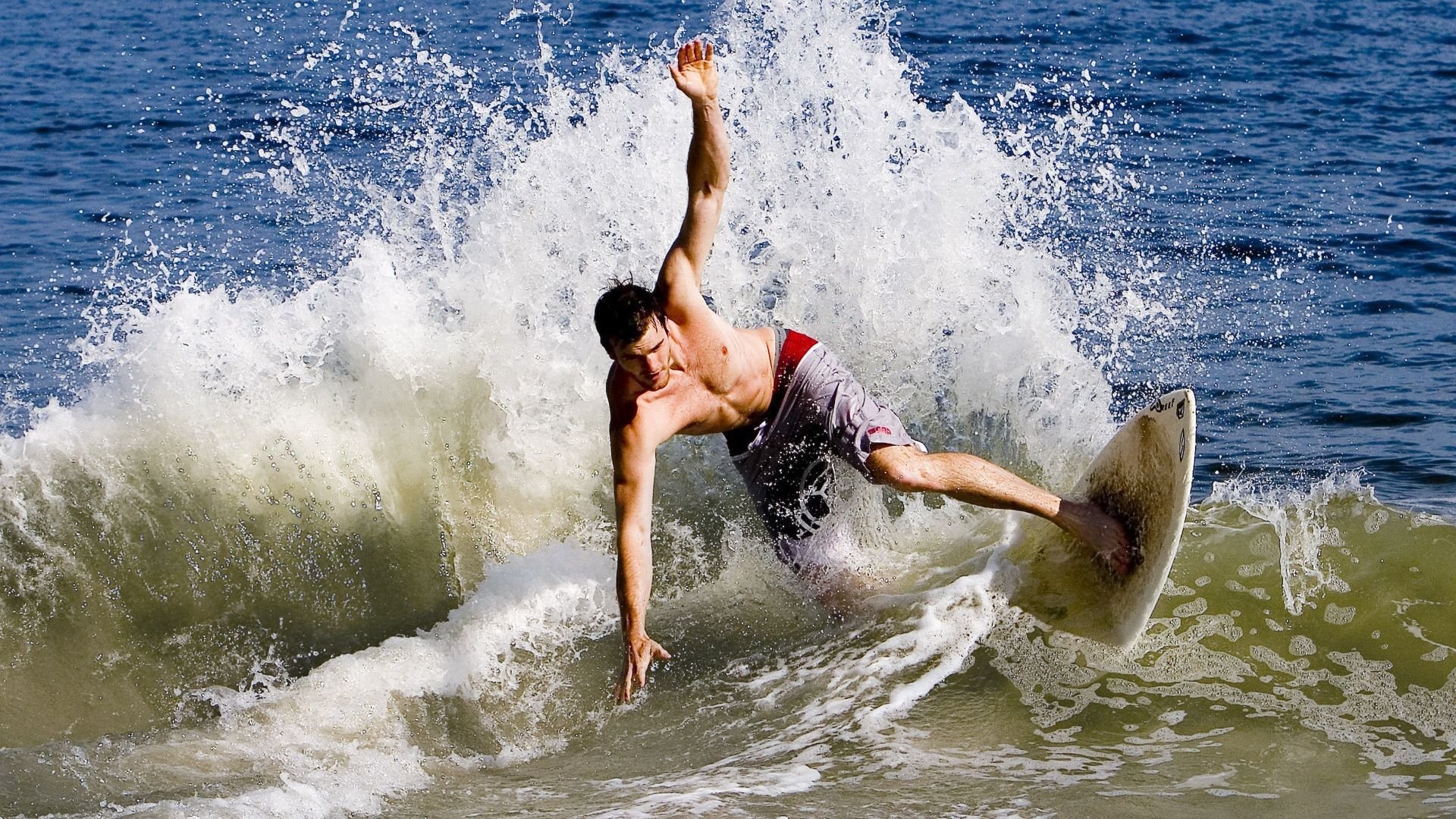 米切尔末节狂飙掘金提前终结悬念 篮网坚韧难阻差距拉开