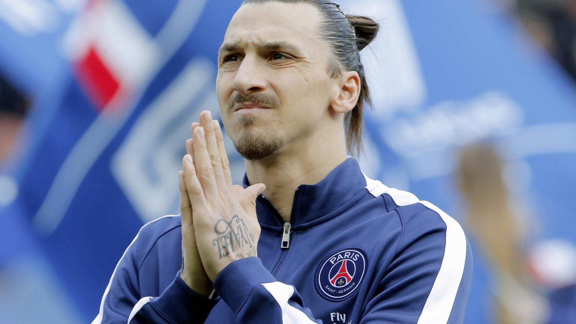 开云下载-王者之师与红牛暗刃，梅赛德斯兵不血刃，佩雷兹的第二春正在撕裂围场秩序
